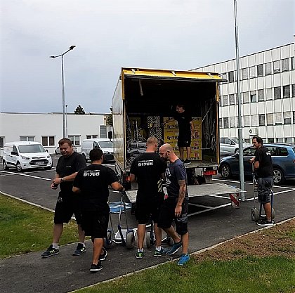 Unser Mitarbeiter bei Ihrem Büroumzug